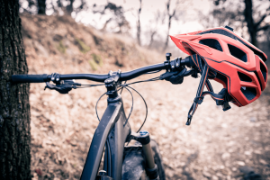 mountain-bike-and-helmet